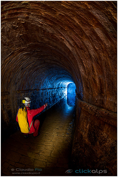 cave, cave, grotta, gran duca channel, caver, speleologist, speleology, speleologia, exploration, underground, concrection